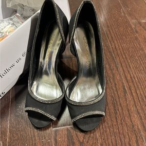 Black pumps with silver sparkle